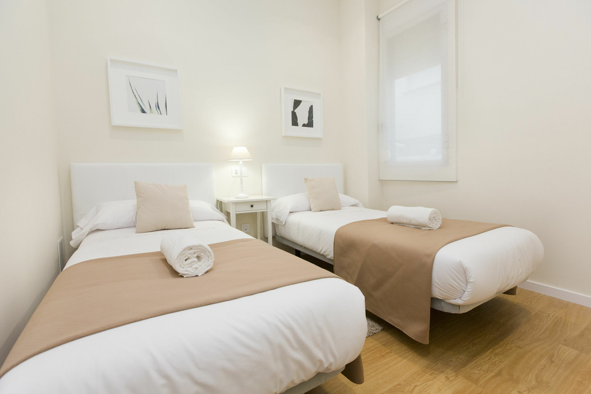 Total Valencia White Apartment Bagian luar foto